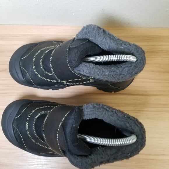 Keen Big Kids Size 4 Winter Snow Booties Black Leather Wide Strap Slip On - Picture 9 of 11